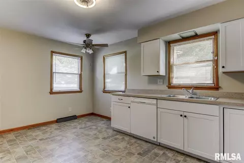 2916 S State St, Springfield, IL 62704 photo 4