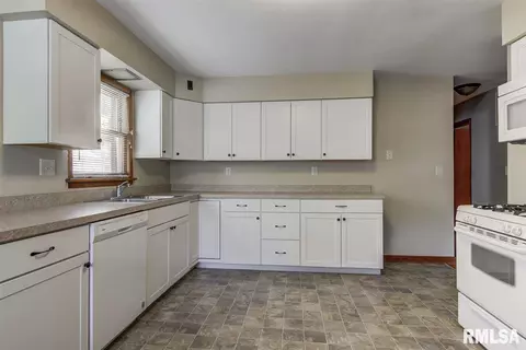2916 S State St, Springfield, IL 62704 photo 7