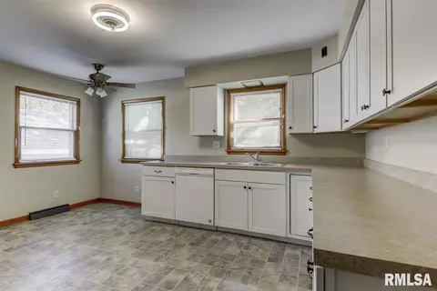 2916 S State St, Springfield, IL 62704 photo 9