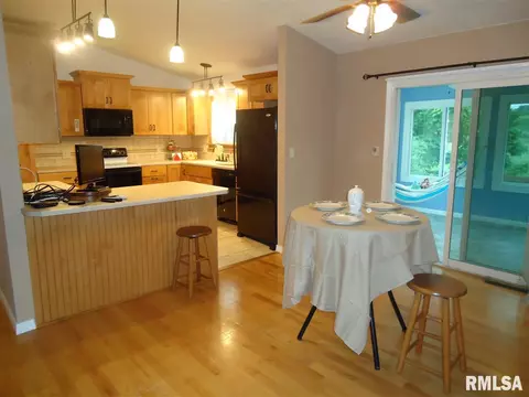 53 Hollybrook Dr, Springfield, IL 62702 photo 2