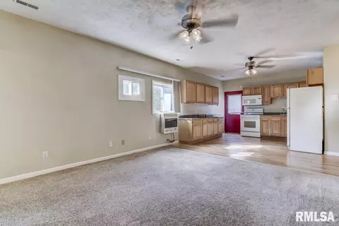 7375 Outer Rd, Sherman, IL 62684 photo 4