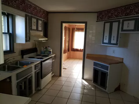 1529 S Spring St, Springfield, IL 62703 photo 8