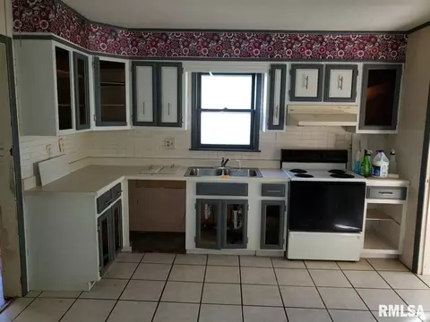 1529 S Spring St, Springfield, IL 62703 photo 9