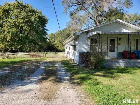 827 Forrest Ave, Springfield, IL 62702 photo 2