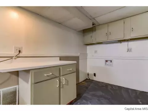 1215 W Ash St, Springfield, IL 62704 photo 18