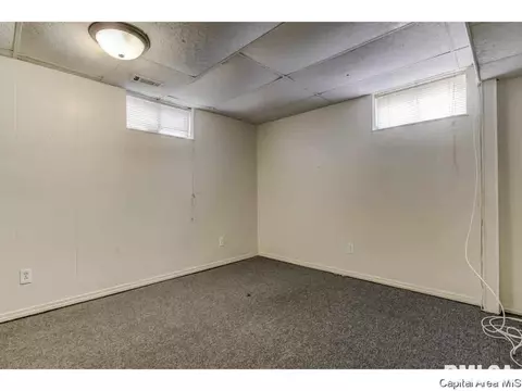 1215 W Ash St, Springfield, IL 62704 photo 17