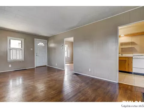 1215 W Ash St, Springfield, IL 62704 photo 3