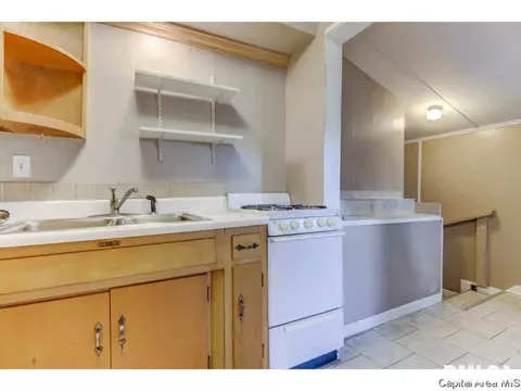 1215 W Ash St, Springfield, IL 62704 photo 6