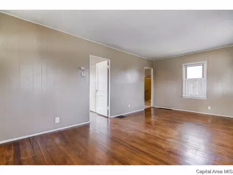 1215 W Ash St, Springfield, IL 62704 photo 2