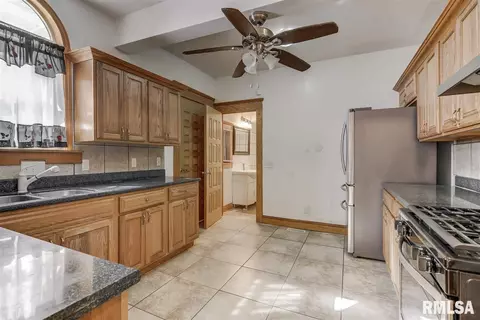 720 W Washington St, Springfield, IL 62702 photo 10