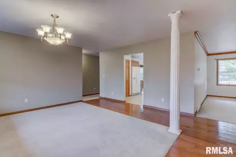 5109 Manhattan Dr, Springfield, IL 62711 photo 4