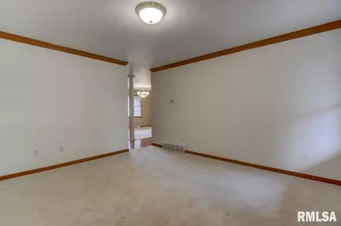 5109 Manhattan Dr, Springfield, IL 62711 photo 8