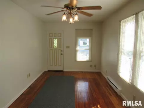 2437 Yale Blvd, Springfield, IL 62703 photo 3