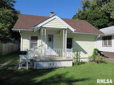 2437 Yale Blvd, Springfield, IL 62703 photo 1