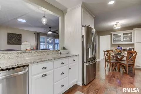 860 Meadowbrook Rd, Springfield, IL 62711 photo 9