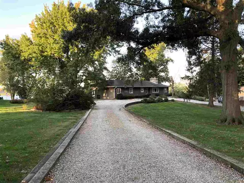 99 Linden Ln, Springfield, IL 62707 photo 2