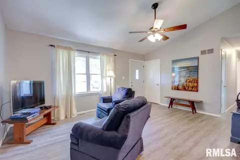 220 Durkin Dr, Springfield, IL 62702 photo 5