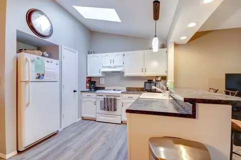 220 Durkin Dr, Springfield, IL 62702 photo 10