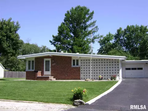 1725 Pickett St, Springfield, IL 62703 photo 2