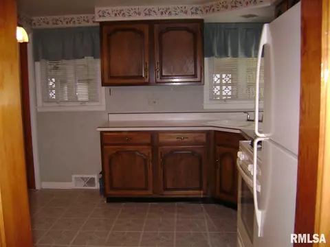 1725 Pickett St, Springfield, IL 62703 photo 4