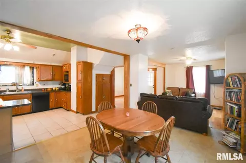 1132 N Osburn Ave, Springfield, IL 62702 photo 5