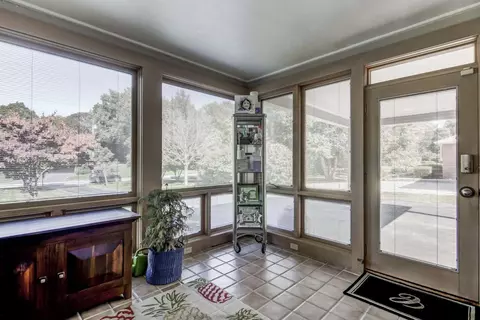 1660 Laurel St, Springfield, IL 62704 photo 9