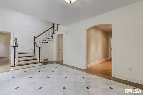 1800 Cherry Rd, Springfield, IL 62704 photo 4
