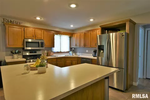 3166 Otter Ln, Springfield, IL 62712 photo 7