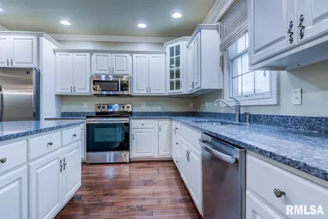 3908 Whisper Walk Dr, Springfield, IL 62711 photo 5