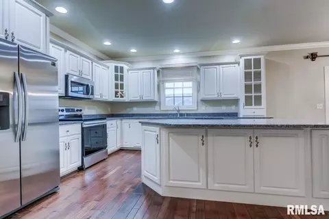 3908 Whisper Walk Dr, Springfield, IL 62711 photo 6