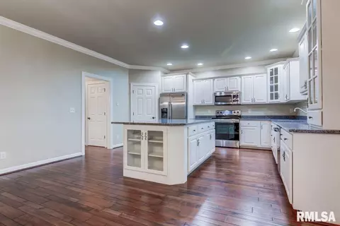 3908 Whisper Walk Dr, Springfield, IL 62711 photo 7