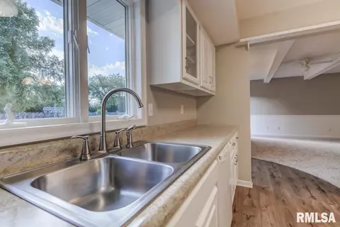 8041 Hunt Rd, Springfield, IL 62712 photo 11