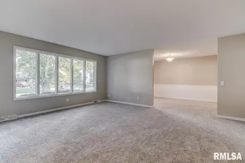 8041 Hunt Rd, Springfield, IL 62712 photo 5
