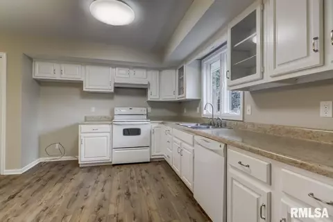 8041 Hunt Rd, Springfield, IL 62712 photo 7