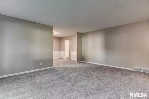 8041 Hunt Rd, Springfield, IL 62712 photo 6