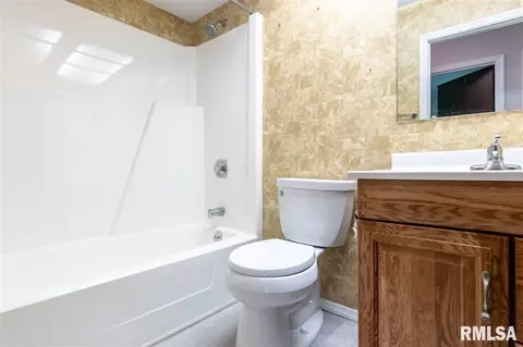 10 Leeds Dr, Springfield, IL 62702 photo 4