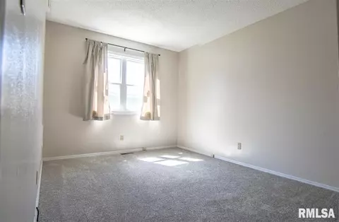 10 Leeds Dr, Springfield, IL 62702 photo 8