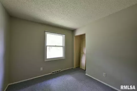 2916 Somerton Rd, Springfield, IL 62702 photo 14