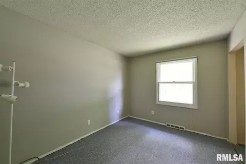 2916 Somerton Rd, Springfield, IL 62702 photo 12