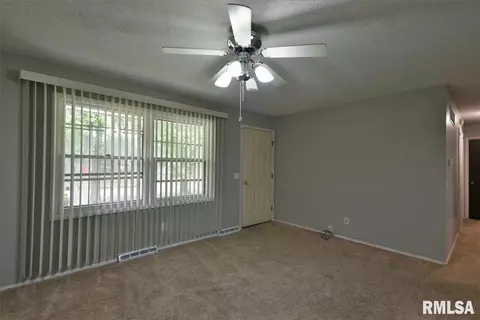 2916 Somerton Rd, Springfield, IL 62702 photo 3