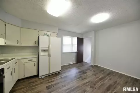 2916 Somerton Rd, Springfield, IL 62702 photo 8