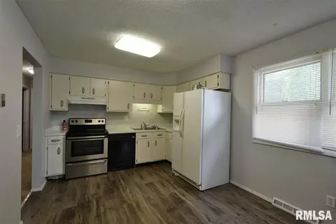 2916 Somerton Rd, Springfield, IL 62702 photo 7