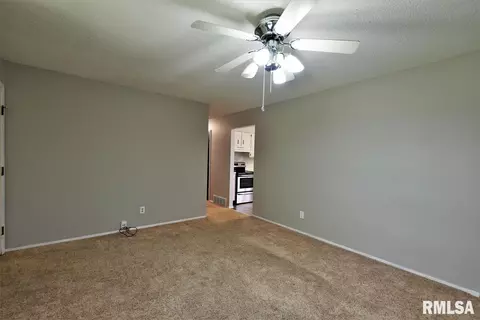 2916 Somerton Rd, Springfield, IL 62702 photo 5