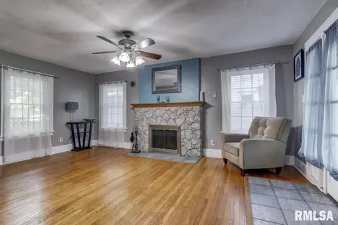 1706 S Whittier Ave, Springfield, IL 62704 photo 2
