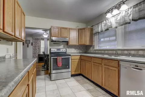 1706 S Whittier Ave, Springfield, IL 62704 photo 10