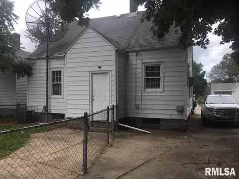 914 N 11th St, Springfield, IL 62702 photo 4
