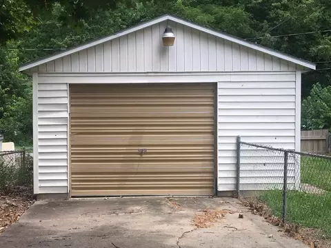 914 N 11th St, Springfield, IL 62702 photo 3