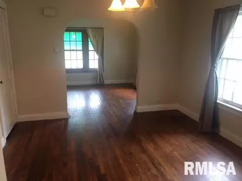 914 N 11th St, Springfield, IL 62702 photo 17