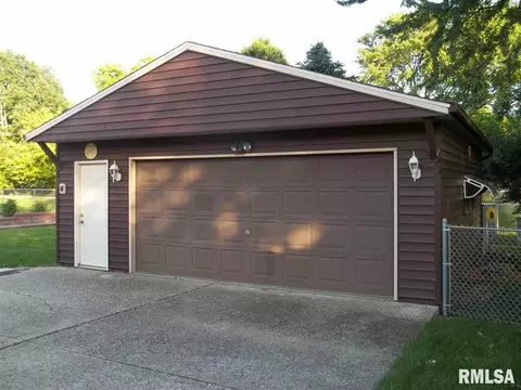 312 Saxon St, Springfield, IL 62704 photo 2