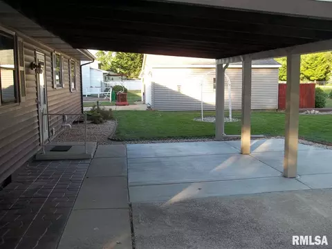 312 Saxon St, Springfield, IL 62704 photo 5